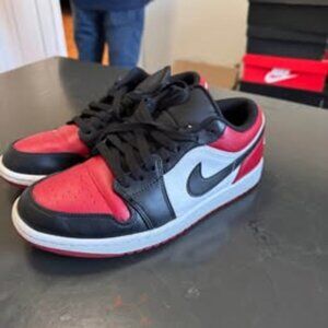 Air Jordan 1 mid SE Shoes mens size 8 White/Varsity Red/Black  NO BOX